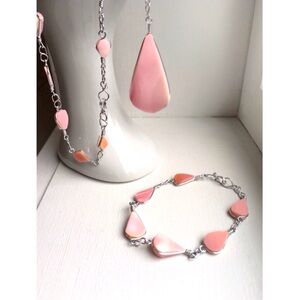 Queen Conch Shell Teardrop Pendant Necklace & Bracelet Set Pink